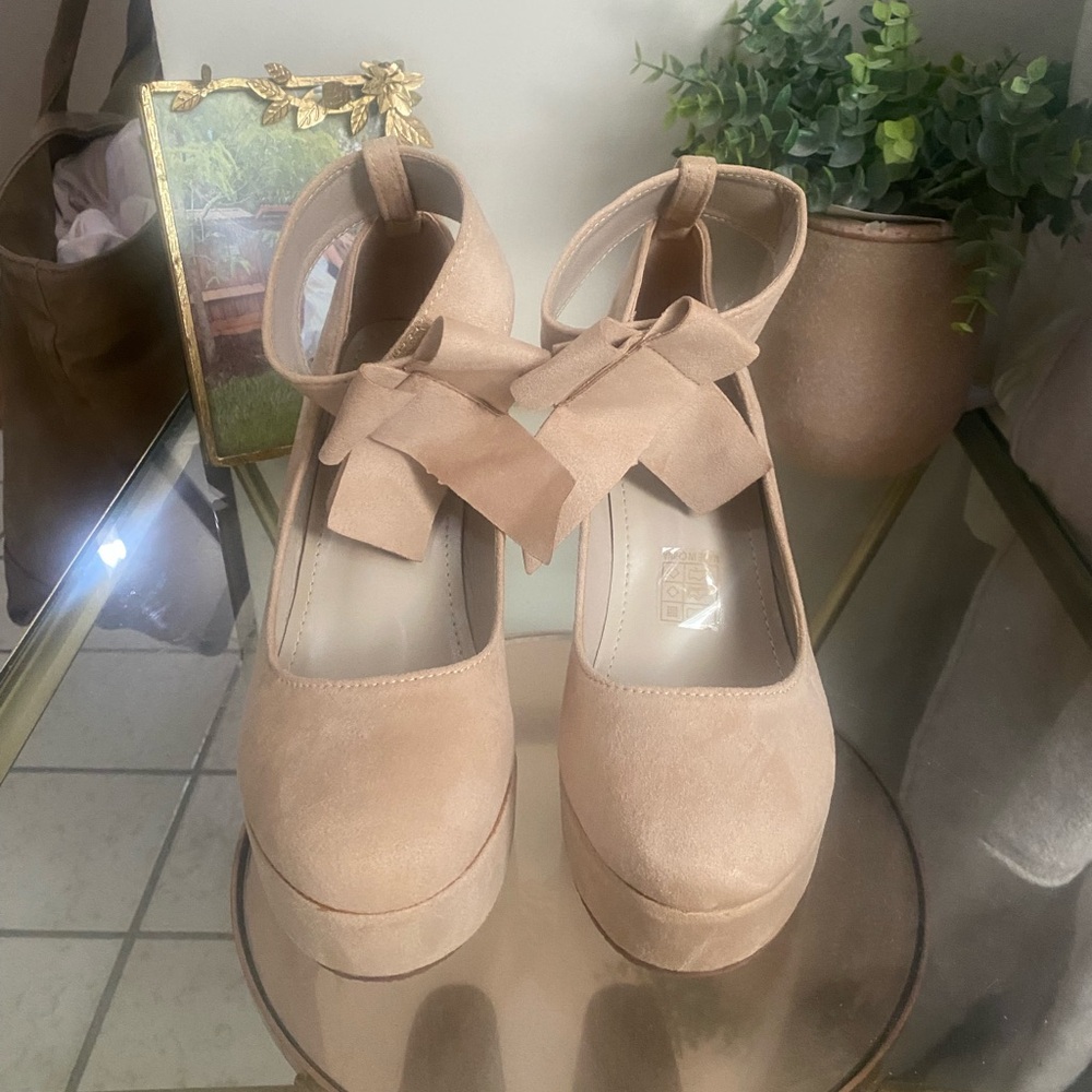 Forever 21 Tan Wedge Shoes with Bow